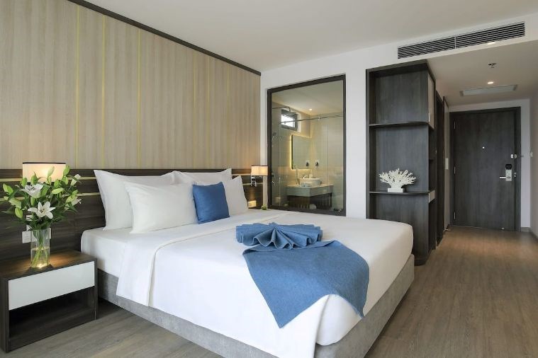 Senior with Partial Sea View